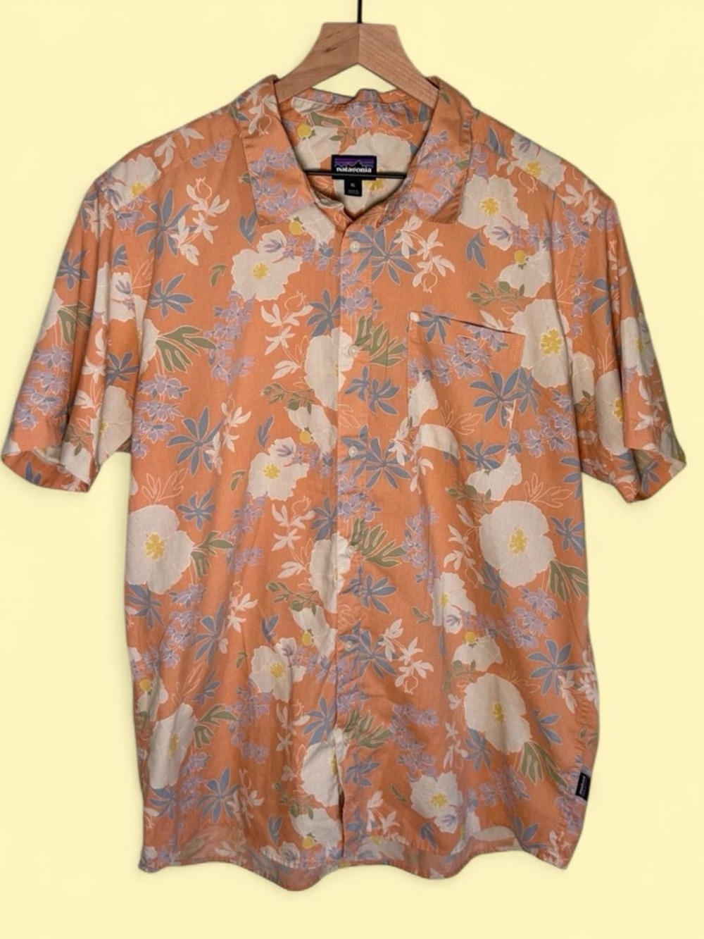 Patagonia Peach Floral Short-Sleeve Button-Down Hawaiian Shirt